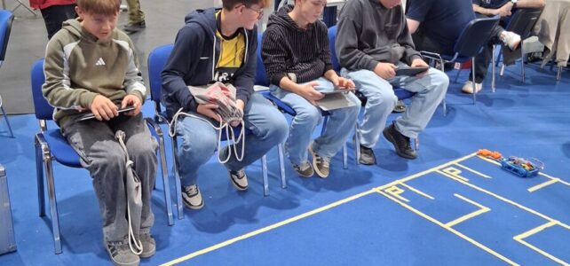 Besuch der 3. Klassen der Berufsmesse in Bad Vöslau Besuch der 3. Klassen der Berufsmesse in Bad Vöslau