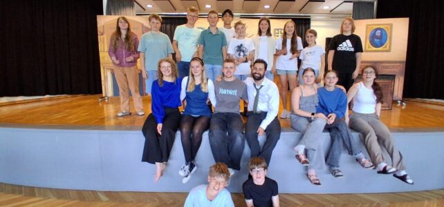 Englisches Theater live im Turnsaal Englisches Theater live im Turnsaal