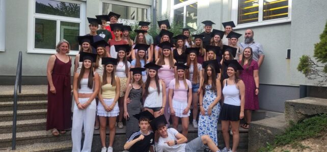 Verabschiedung der 4. Klassen Verabschiedung der 4. Klassen